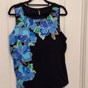 Lands End high neck tankini, in black with blue flowers. Excellent condition.